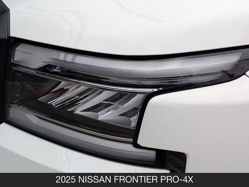 Certified 2025 Nissan Frontier PRO-4X AWD/4WD image 10