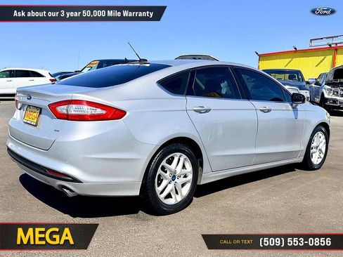 Used 2016 Ford Fusion SE FWD image 12