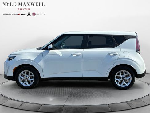Used 2024 Kia Soul LX w/ Option Group 015 image 11