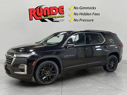 Used 2023 Chevrolet Traverse LT w/ Rear Camera Mirror Package