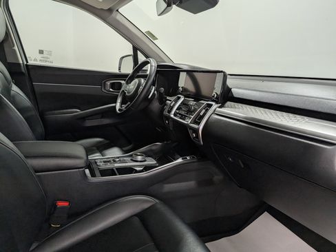 Used 2023 Kia Sorento EX image 18