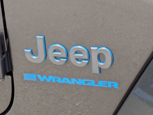 Used 2024 Jeep Wrangler Unlimited AWD/4WD image 15