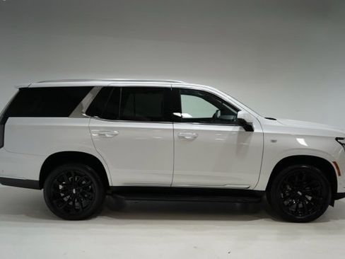 Used 2025 Cadillac Escalade Premium Luxury image 8