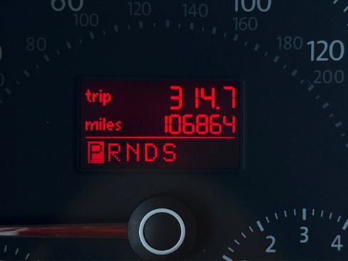 Used 2009 Volkswagen Beetle S image 12