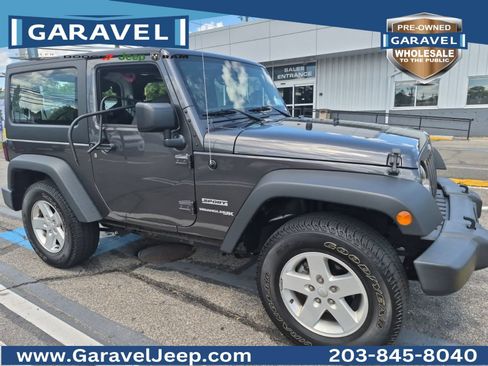 Used 2018 Jeep Wrangler Sport AWD/4WD image 7