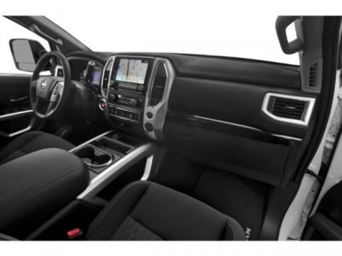 Used 2022 Nissan Titan SV image 18