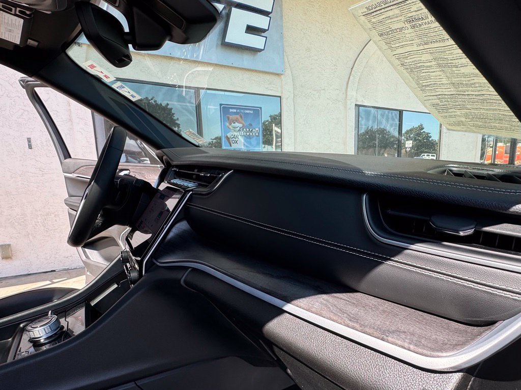 Used 2024 Jeep Grand Cherokee Limited 4xe AWD/4WD image 19
