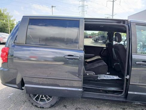 Used 2014 Dodge Grand Caravan SXT w/ UConnect Hands-Free Group image 9