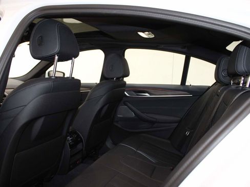 Certified 2023 BMW 530i 530i w/ Premium Package image 11