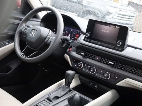 Used 2024 Honda Accord EX image 32