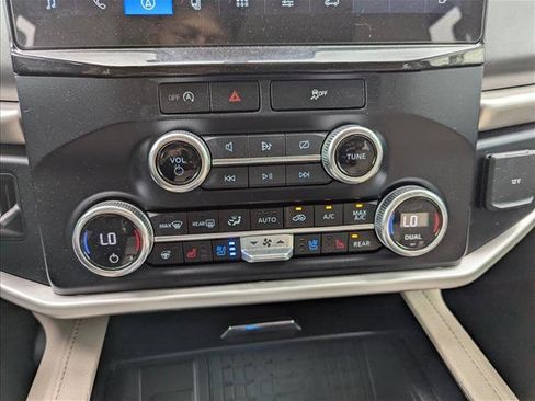 Used 2023 Ford Expedition XLT RWD image 20