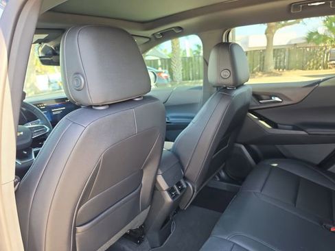 Used 2026 Chevrolet Equinox LT w/ Convenience Package II AWD/4WD image 11