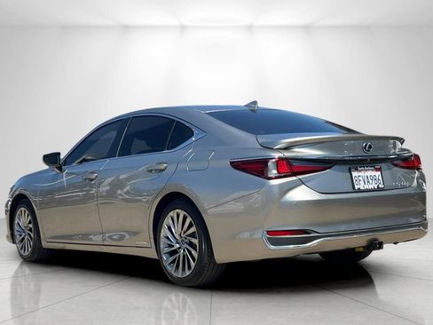 Used 2019 Lexus ES 300h w/ Accessory Package 2 image 6
