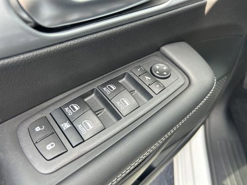 New 2026 Chrysler Pacifica Limited w/ S Appearance Package image 25