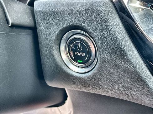 Used 2024 Cadillac Lyriq Luxury image 17