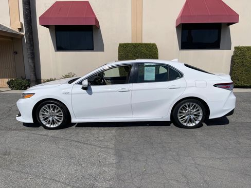 Used 2019 Toyota Camry XLE w/ Driver Assist Package FWD image 8