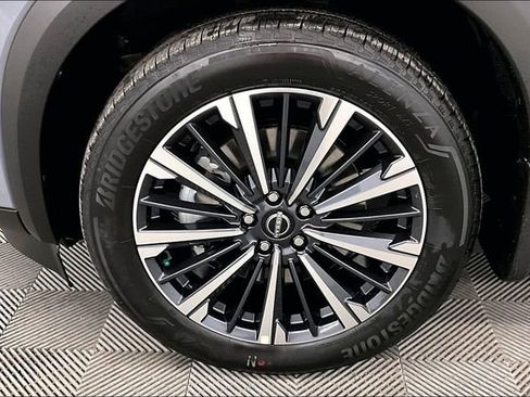 New 2026 Nissan Pathfinder Platinum image 12