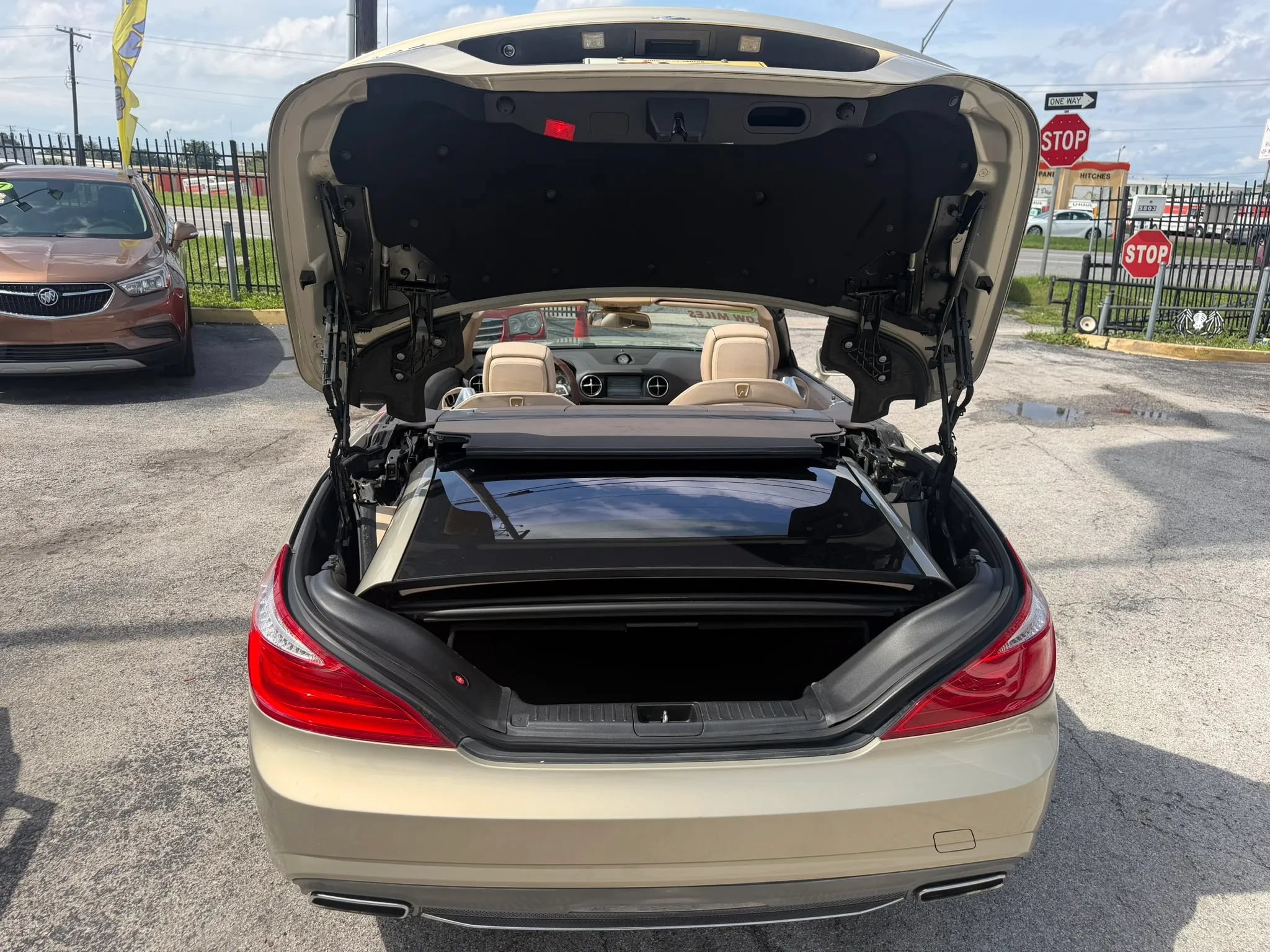 Used 2013 Mercedes-Benz SL 550 image 17