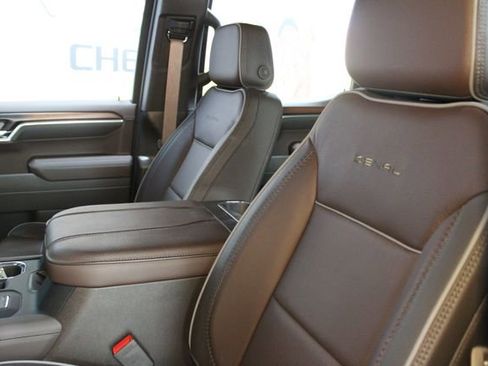 Used 2025 GMC Sierra 1500 Denali AWD/4WD image 19