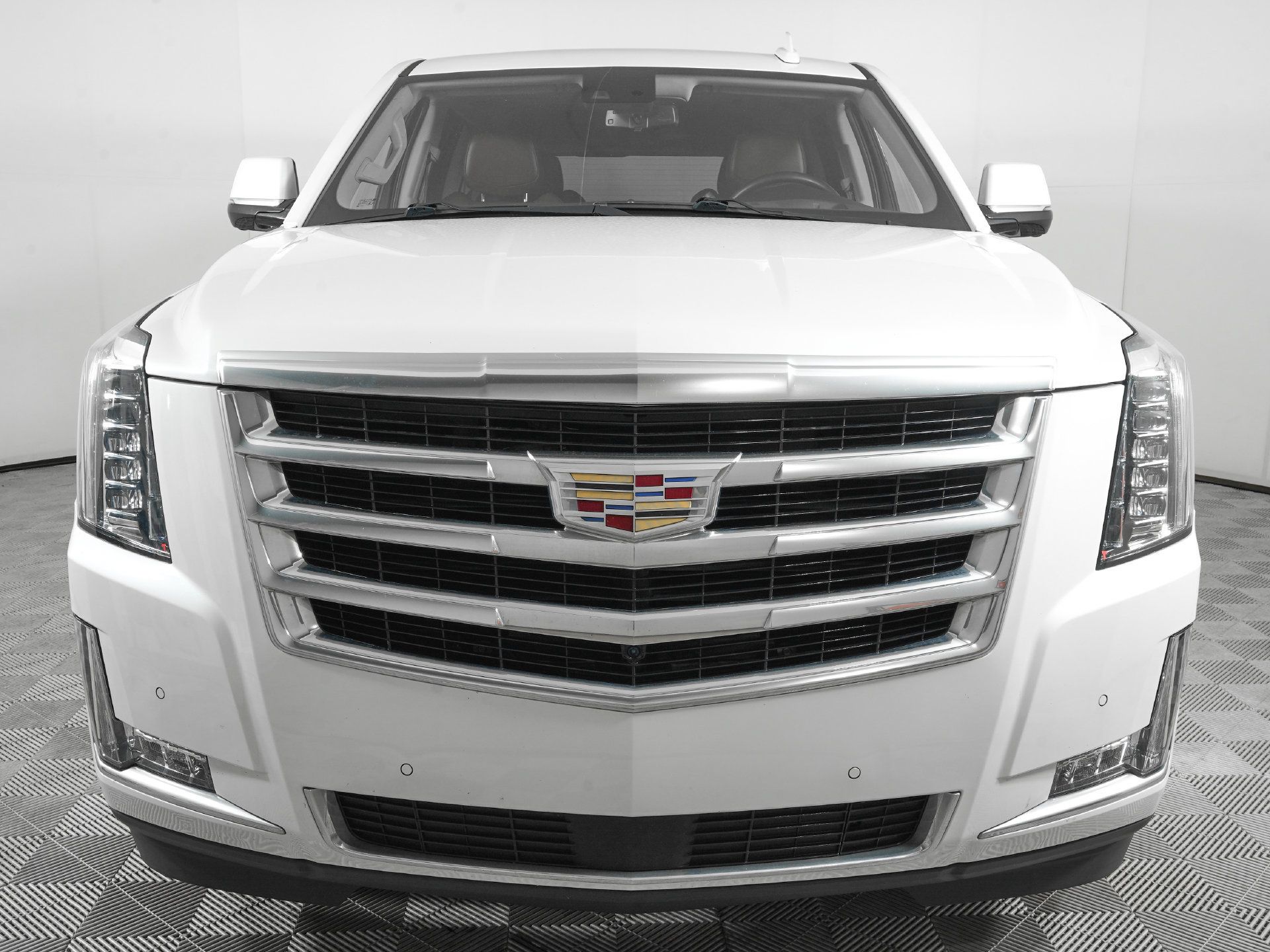 Used 2020 Cadillac Escalade Premium Luxury AWD/4WD image 2