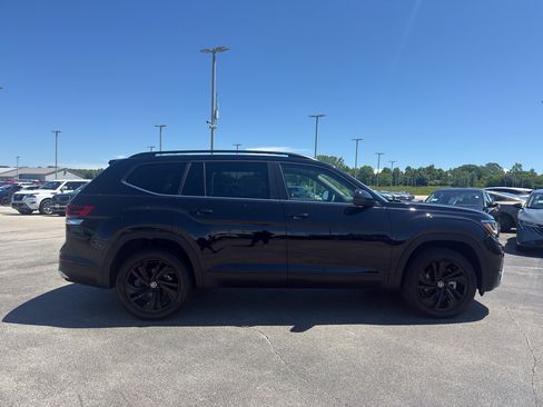 Used 2023 Volkswagen Atlas SE AWD/4WD image 4