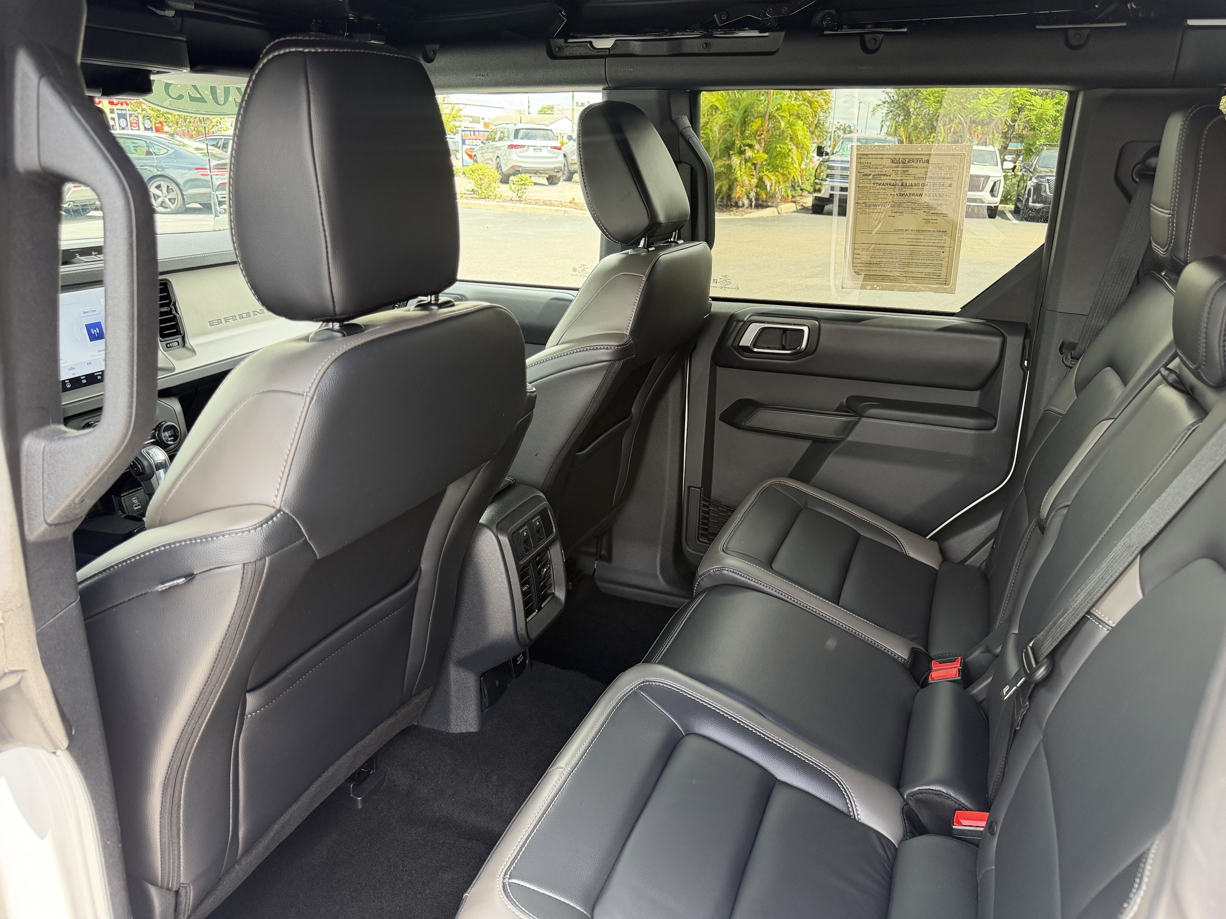 Used 2025 Ford Bronco Outer Banks AWD/4WD image 17