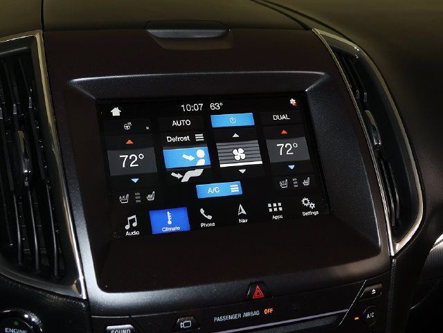 Used 2018 Ford Edge Titanium w/ Equipment Group 302A AWD/4WD image 20