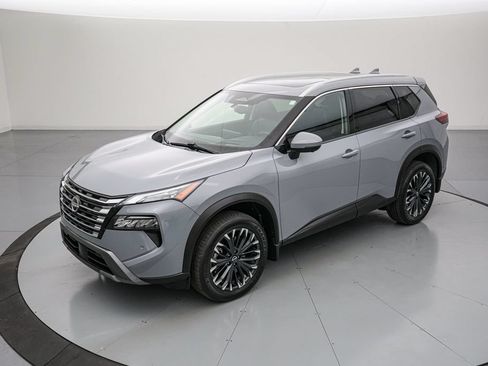 Used 2025 Nissan Rogue SL w/ Tech Package AWD/4WD image 8
