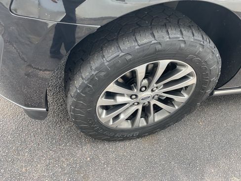 Used 2018 Ford Expedition Max Limited image 5