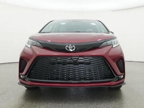 New 2026 Toyota Sienna XSE FWD image 31
