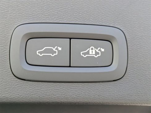 New 2025 Volvo XC40 B5 Plus w/ Protection Package Premier image 14