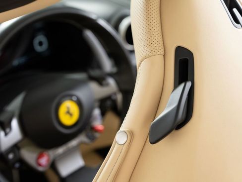 Used 2022 Ferrari Portofino M RWD image 48