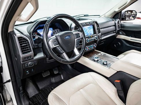 Used 2021 Ford Expedition Platinum image 4