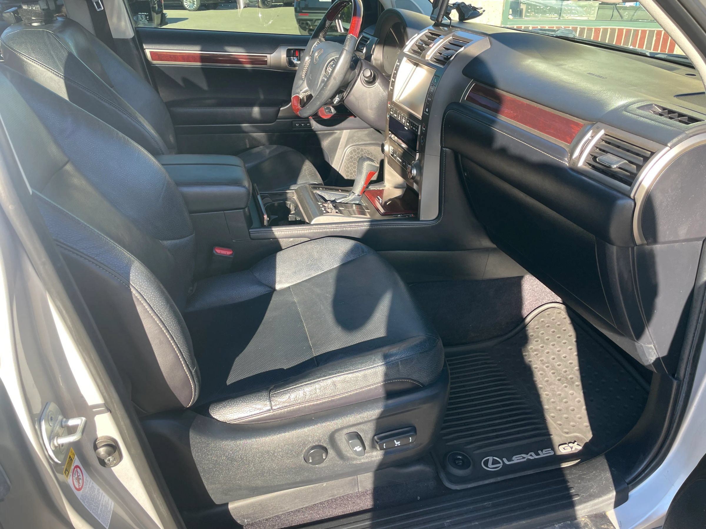 Used 2014 Lexus GX 460 w/ Premium Package AWD/4WD image 16