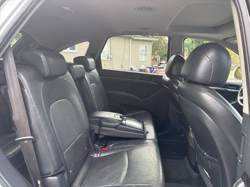 Used 2011 Hyundai Veracruz Limited w/ Navigation Pkg 3 image 8