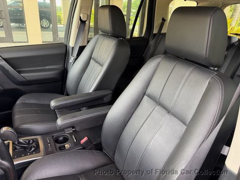 Used 2014 Land Rover LR2 AWD/4WD image 30