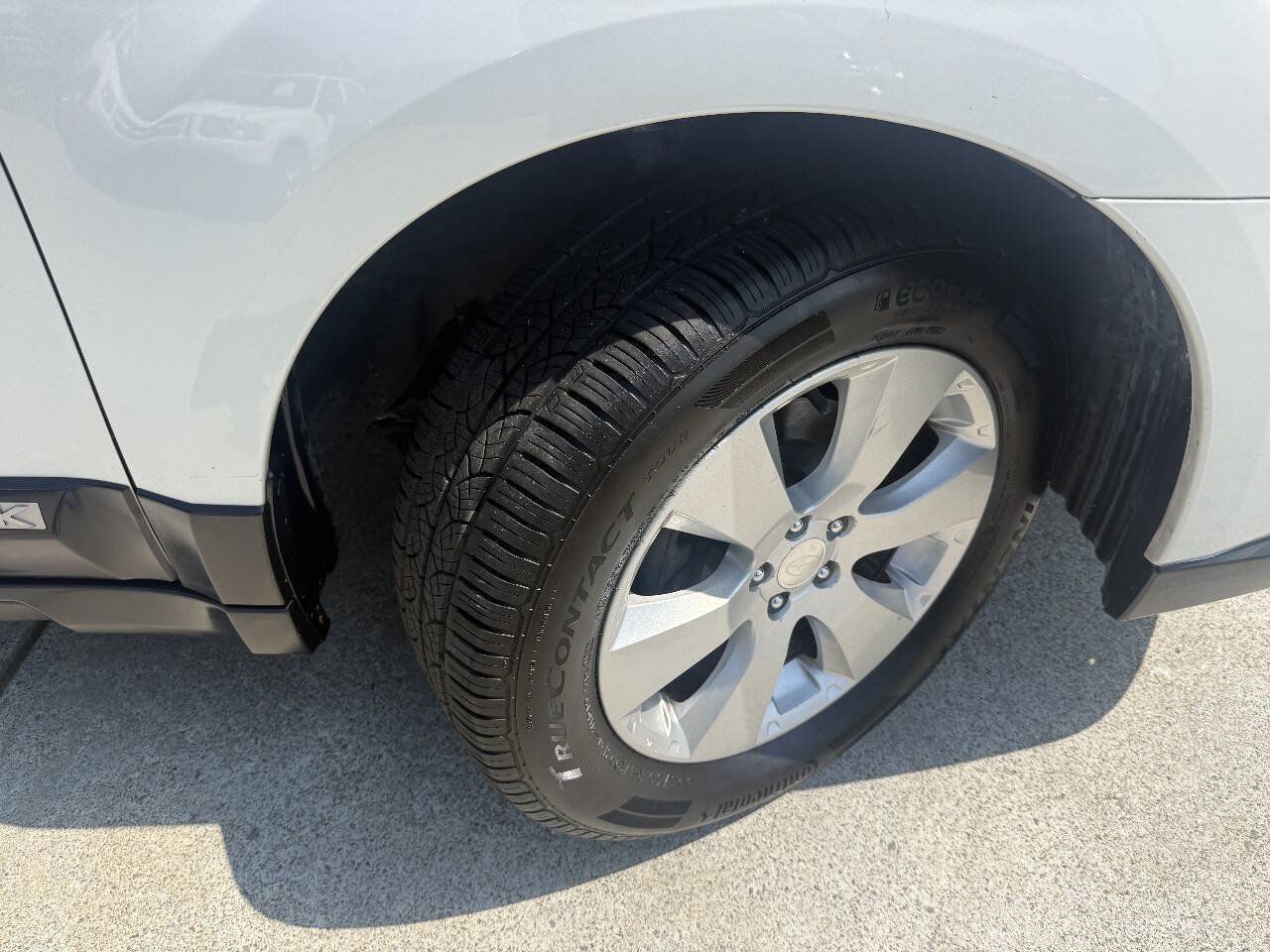 Used 2010 Subaru Outback 2.5i Premium w/ Popular Equipment Group 1A AWD/4WD image 25