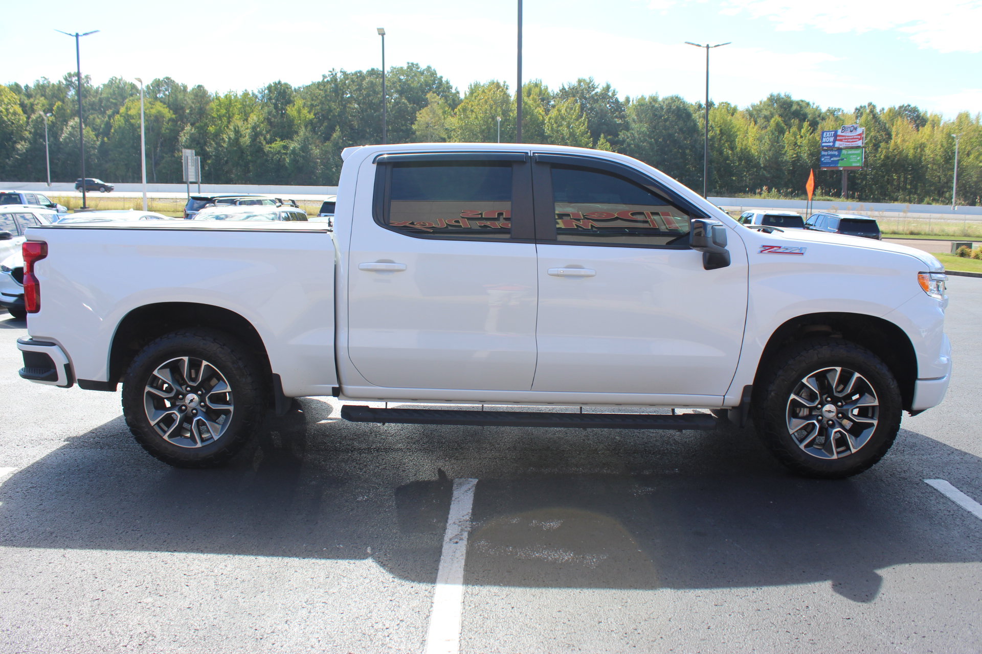 Used 2023 Chevrolet Silverado 1500 RST w/ Z71 Off-Road Package AWD/4WD image 5