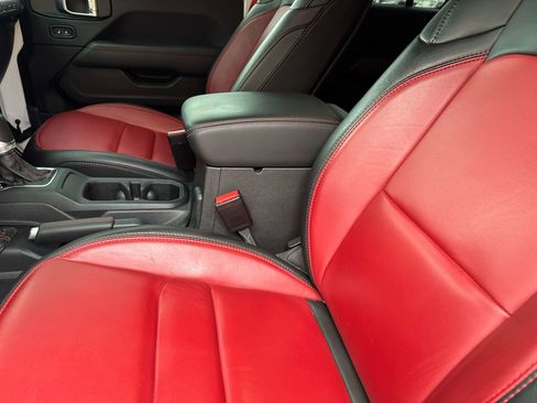 Used 2023 Jeep Wrangler Unlimited Rubicon 4xe image 11