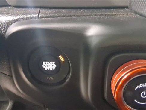 Used 2021 Jeep Gladiator Sport image 28