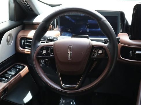 Used 2025 Lincoln Aviator Reserve w/ Equipment Group 201A AWD/4WD image 33