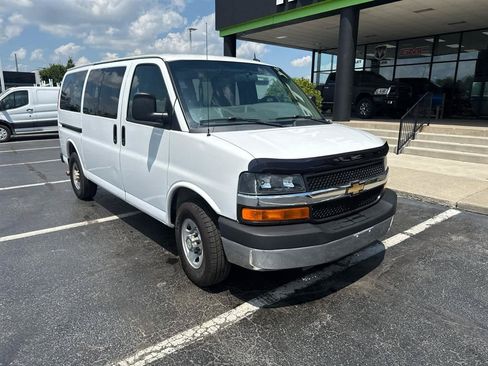 Used 2015 Chevrolet Express 3500 LT w/ LT Preferred Equipment Group RWD image 2