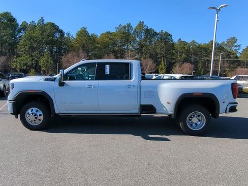 New 2026 GMC Sierra 3500 Denali Ultimate image 9