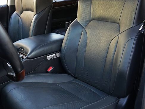 Used 2017 Lexus LX 570 4WD image 9