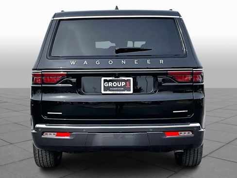 Used 2022 Jeep Wagoneer Series III w/ Premium Group I image 4