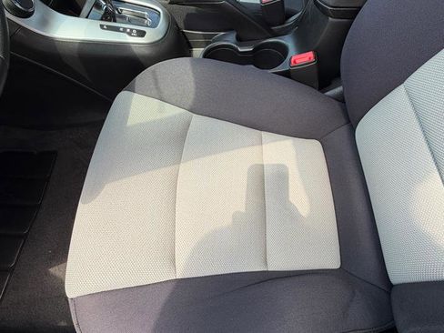 Used 2015 Chevrolet Cruze LS FWD image 10