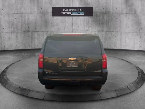 Used 2019 Chevrolet Suburban LT RWD image 6