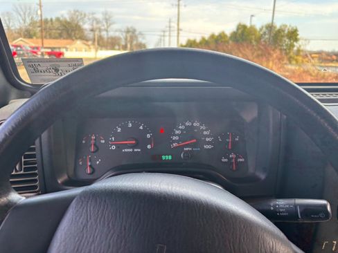 Used 2004 Jeep Wrangler X w/ Convenience Group image 10