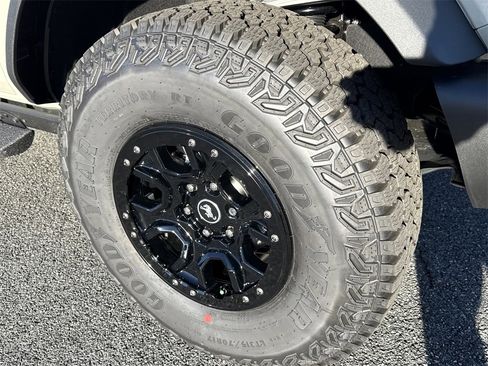 New 2025 Ford Bronco Badlands w/ Sasquatch Package image 13