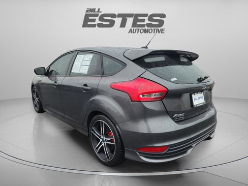Used 2018 Ford Focus ST image 2